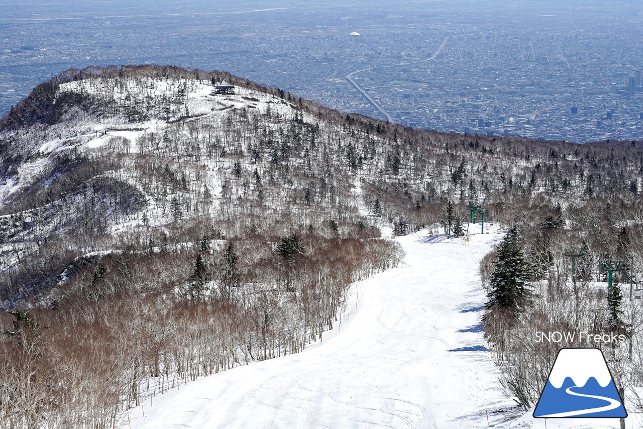 サッポロテイネ　真っ白な雪、澄んだ青空。ゴールデンウィーク２日目は、旭岳～羊蹄山まで見渡せる絶好の春スキー＆スノーボード日和に☆